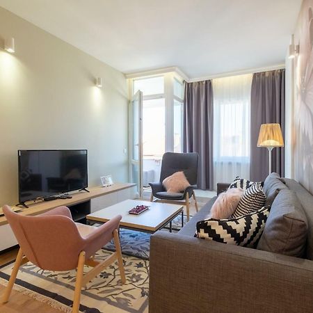 Vitosha Blvd Luxury 2-Bedroom, 2-Bathroom With Balcony Sofia Exterior photo