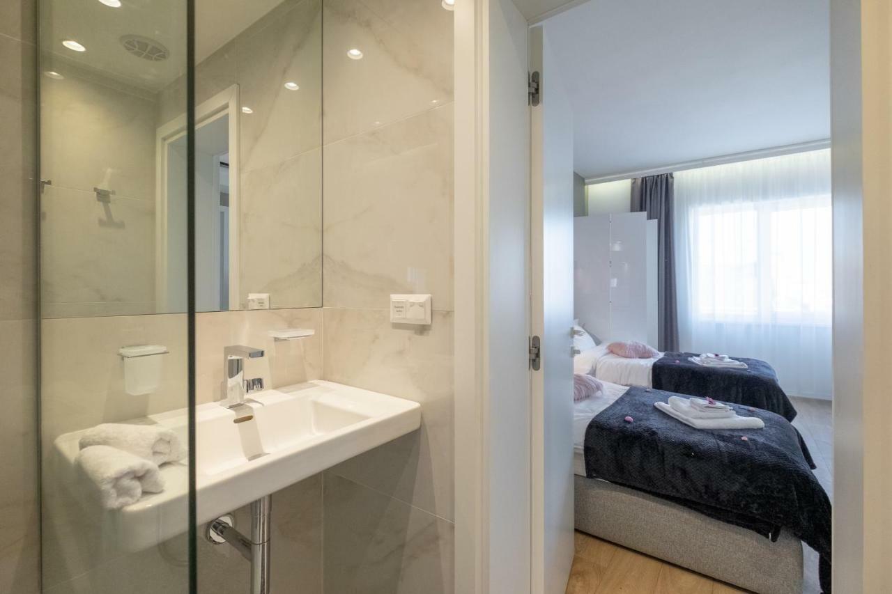 Vitosha Blvd Luxury 2-Bedroom, 2-Bathroom With Balcony Sofia Exterior photo