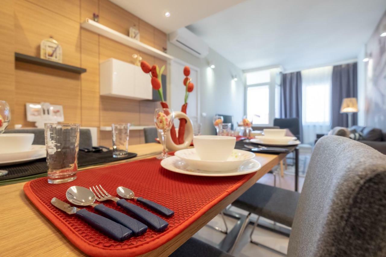 Vitosha Blvd Luxury 2-Bedroom, 2-Bathroom With Balcony Sofia Exterior photo