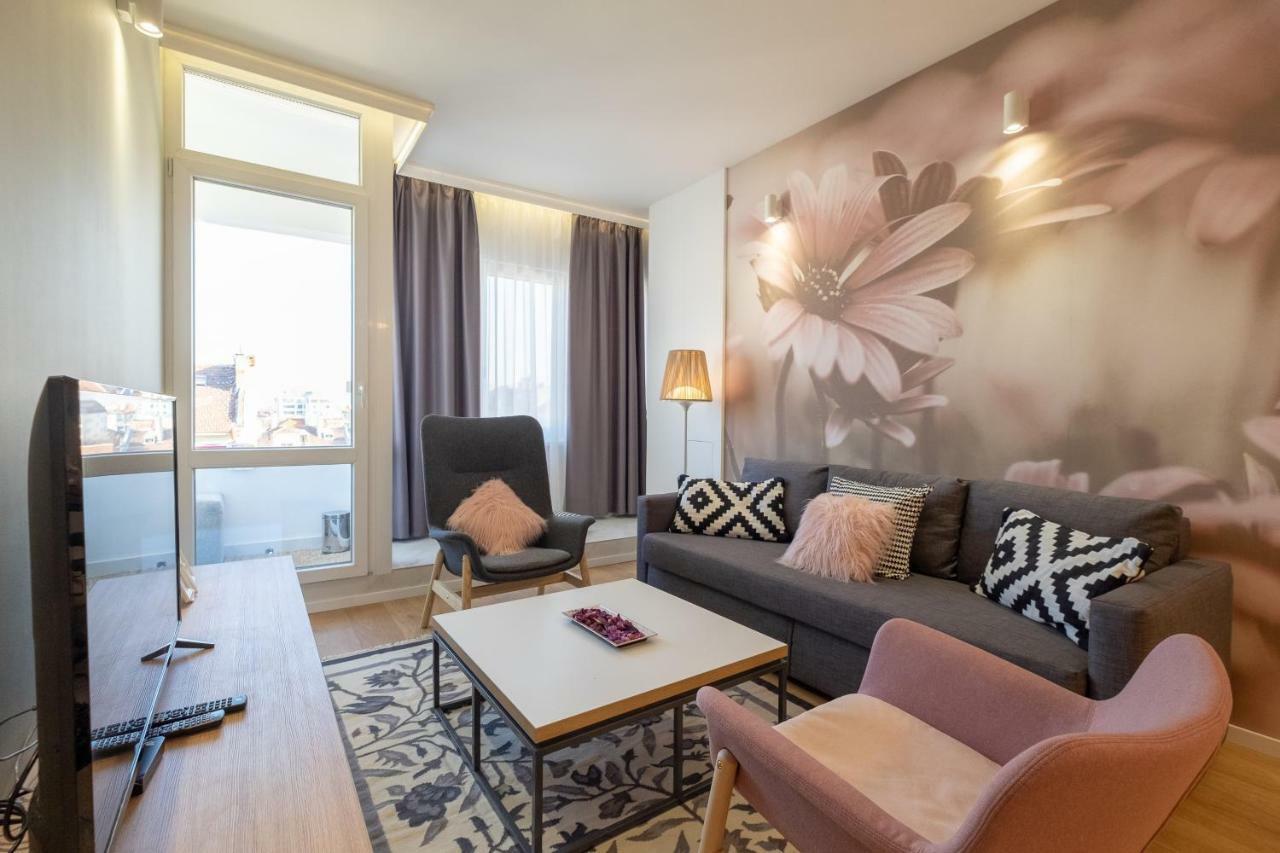 Vitosha Blvd Luxury 2-Bedroom, 2-Bathroom With Balcony Sofia Exterior photo