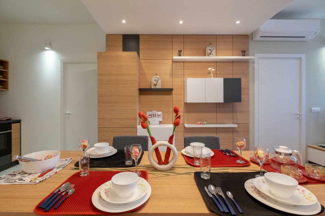 Vitosha Blvd Luxury 2-Bedroom, 2-Bathroom With Balcony Sofia Exterior photo