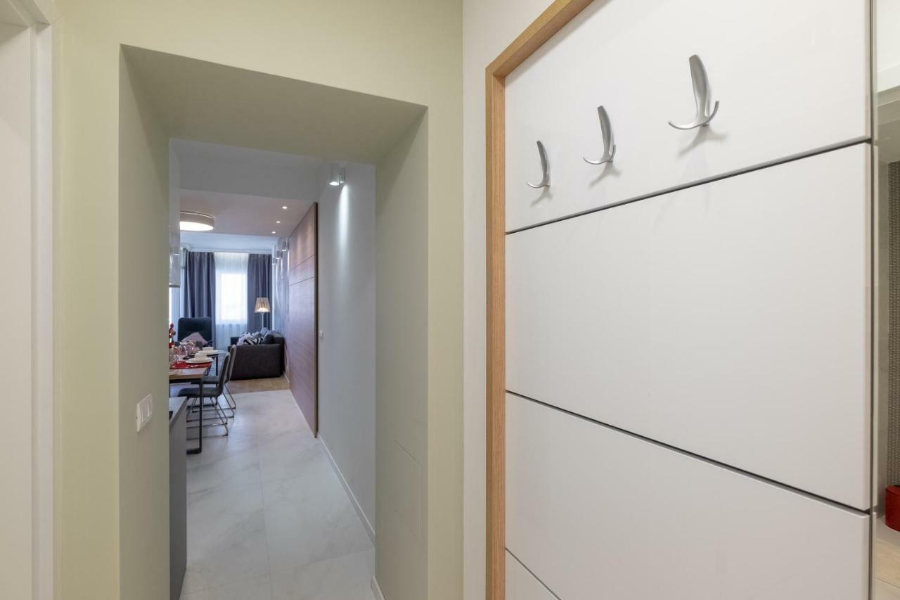 Vitosha Blvd Luxury 2-Bedroom, 2-Bathroom With Balcony Sofia Exterior photo