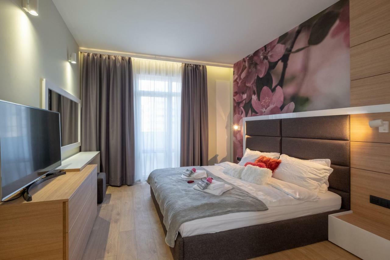 Vitosha Blvd Luxury 2-Bedroom, 2-Bathroom With Balcony Sofia Exterior photo