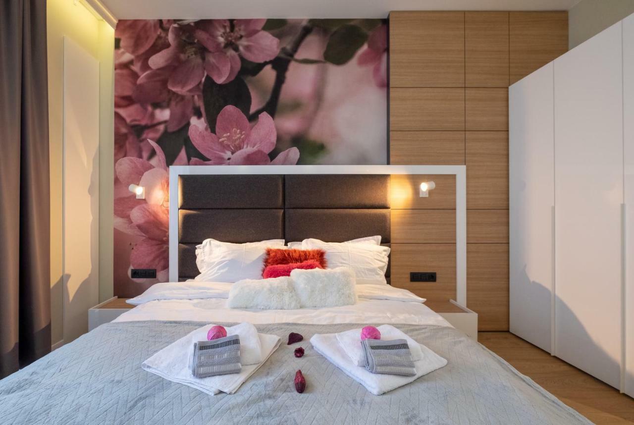 Vitosha Blvd Luxury 2-Bedroom, 2-Bathroom With Balcony Sofia Exterior photo